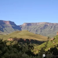 Expansive Drakensberg mountain view from Giant’s Castle in KwaZulu‑Natal, South Africa